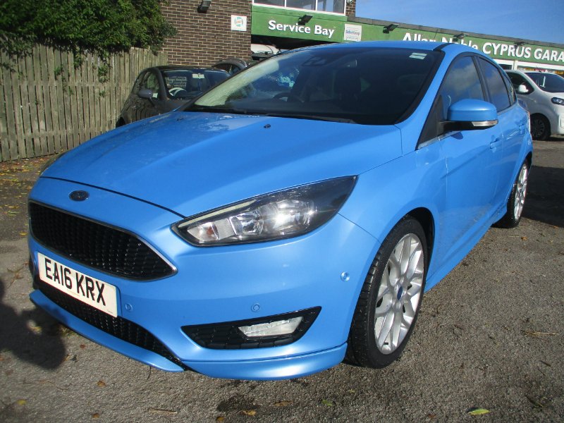 Blue Ford Focus 1.5T EcoBoost Zetec S Hatchback 5dr Petrol Manual Euro 6 s/s 150 ps