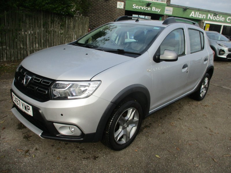 Silver Dacia Sandero Stepway 0.9 TCe Ambiance Hatchback 5dr Petrol Manual Euro 6 s/s 90 ps